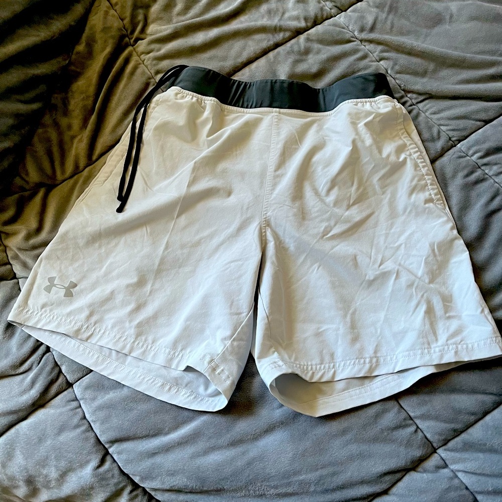 Mens athletic shorts